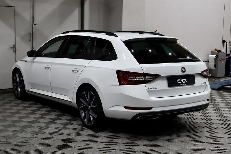 Škoda Superb 3 2.0 TSI 162 kW DSG Sportline - fotka 5 z 48