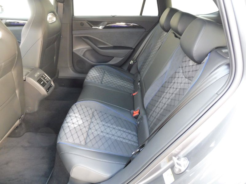 Volkswagen Passat (2026) Variant R-Line 2,0 TDI 110kW D - fotka 21 z 30
