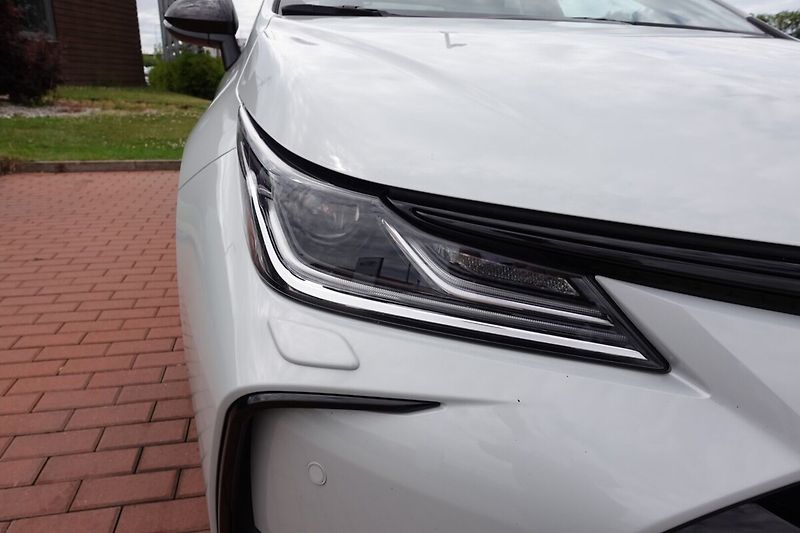 Toyota Corolla 1,8 HEV GR Sport Dynamic - fotka 31 z 31