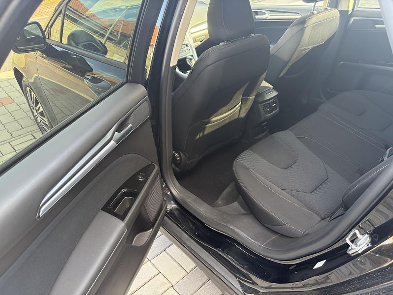 Ford Mondeo (2019) Ford Mondeo Combi 2019 - fotka 13 z 15
