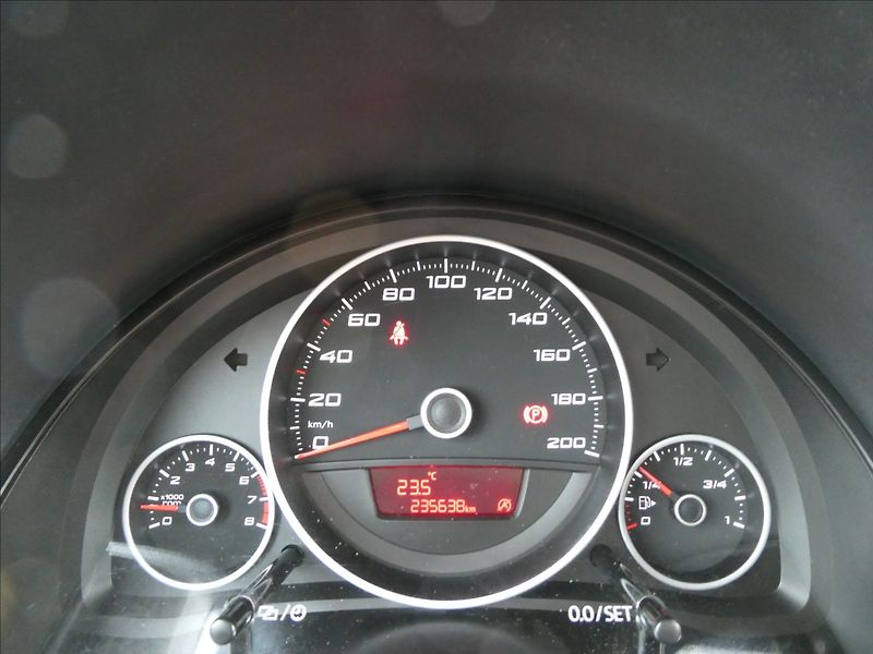 Seat Mii 1,0 MPi 55kW FR line 1.MAJITEL - fotka 31 z 38