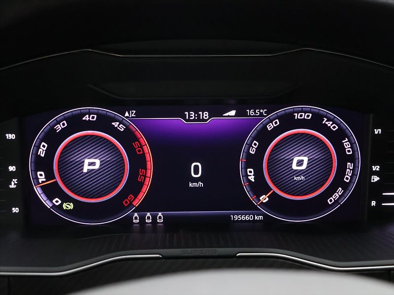 Škoda Superb 2,0 TDI 140kW DSG Sportline - fotka 19 z 36