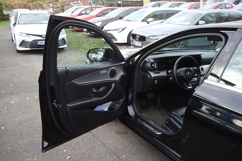 Mercedes-Benz Třídy E (2016) 220 CDi, ČR, Pravidelný servis - fotka 25 z 63
