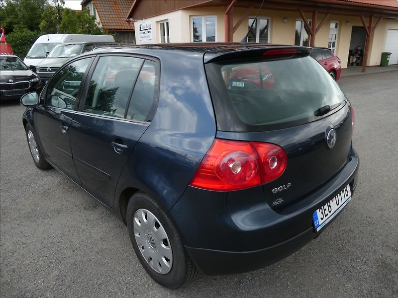 Volkswagen Golf 1,4 i16V serviska,ČR,2.majitel - fotka 7 z 49