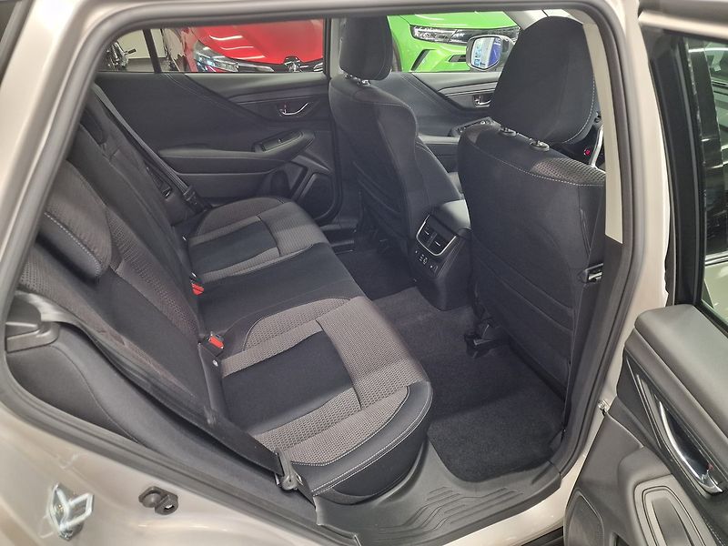 Subaru Outback (2025) 2.5 ACTIVE 2025 - fotka 31 z 59