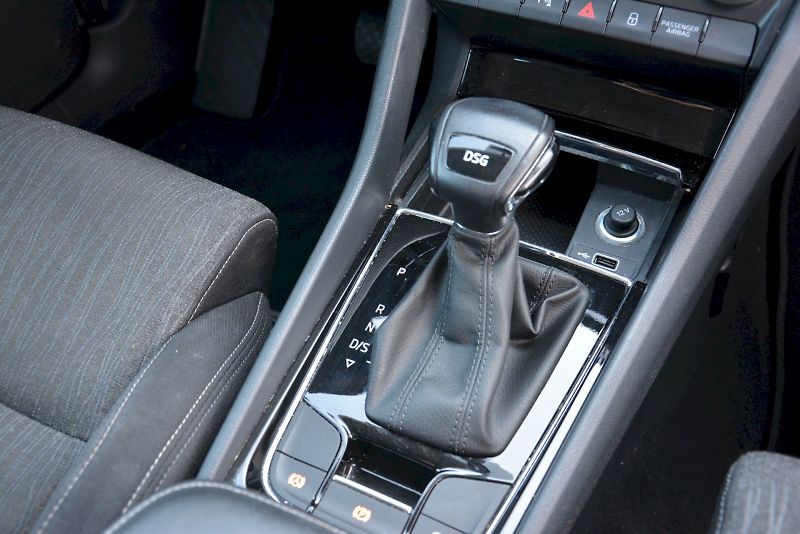 Škoda Karoq (2019) 1.5 TSI 110 KW Style DSG 7 Aut - fotka 15 z 26