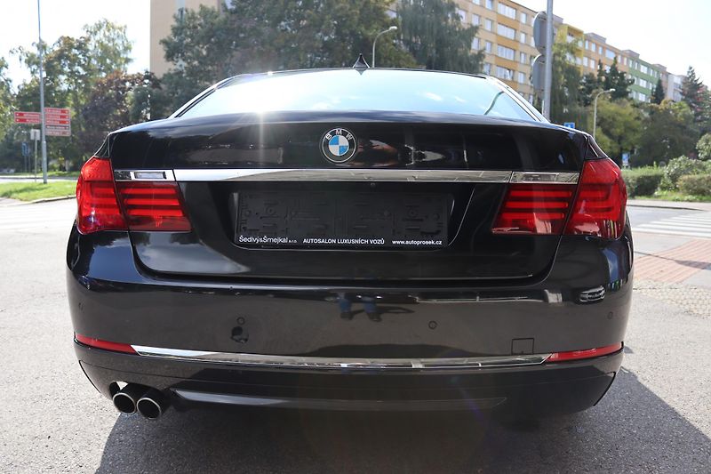 BMW Řada 7 730D XDRIVE F01 190kW - fotka 12 z 48