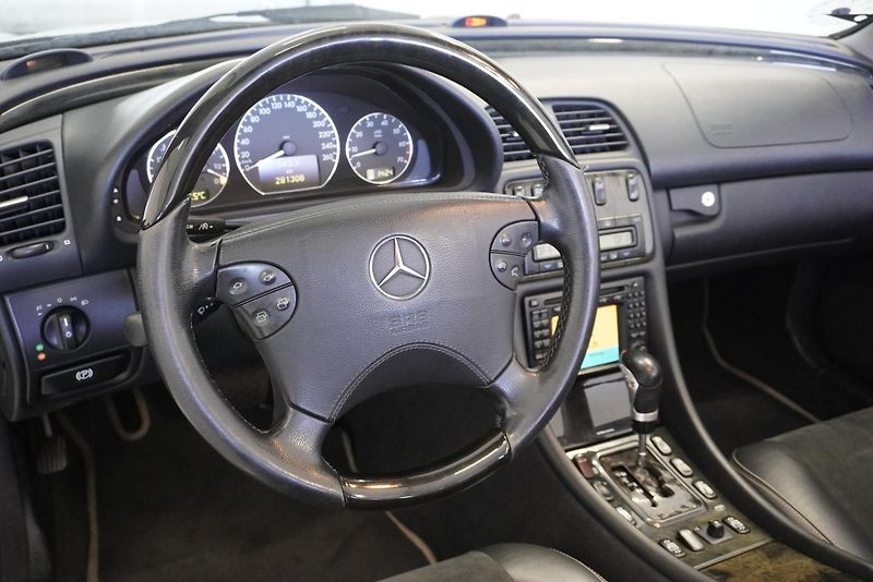 Mercedes-Benz CLK 4,3 AMG V8 AUTOMAT - fotka 15 z 28