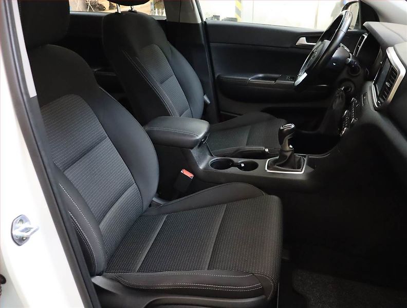 Kia Sportage (2019) 1.6 CRDi, Serv.kniha, Navi - fotka 9 z 24