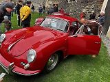 Sraz vozů Porsche ve Švihově na hradě.