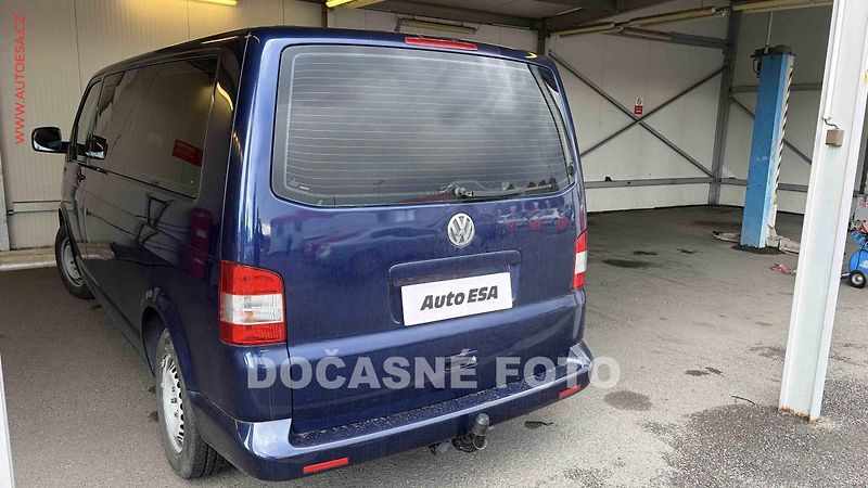 Volkswagen Caravelle (2006) 1.9TDi L2 9míst, Navi, autoAC - fotka 2 z 3