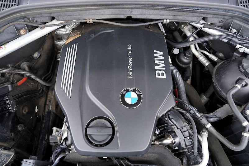 BMW X3 2.0d sDrive/AT/150 PS/šíbr - fotka 10 z 40