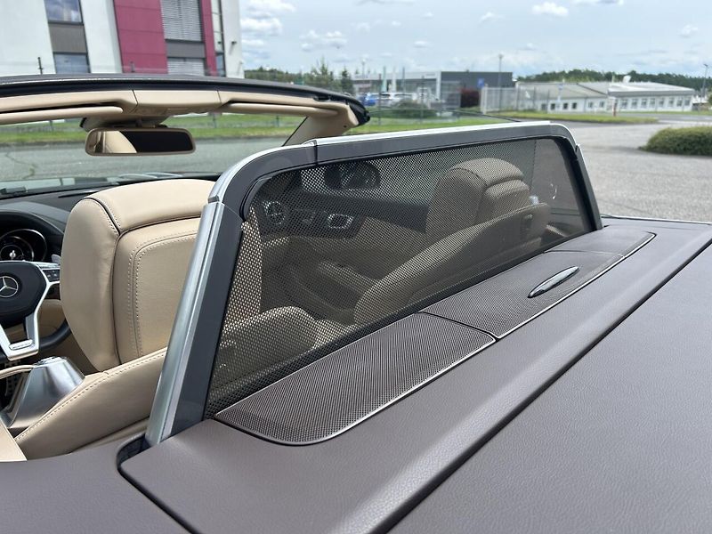 Mercedes-Benz SL 63 AMG Roadster - fotka 38 z 42