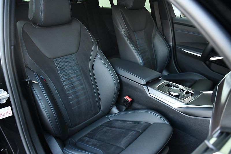 BMW Řada 3 320d M-SPORT xD TAŽNÉ ČR  - fotka 23 z 51