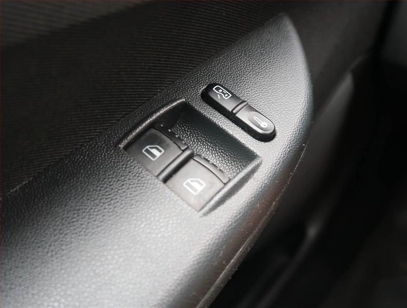 Škoda Fabia (2006) 1.2, jezdí dobře - fotka 14 z 15