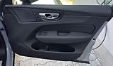 Volvo XC60 B5 AWD PLUS/360/1 maj/ + kola - náhled 16