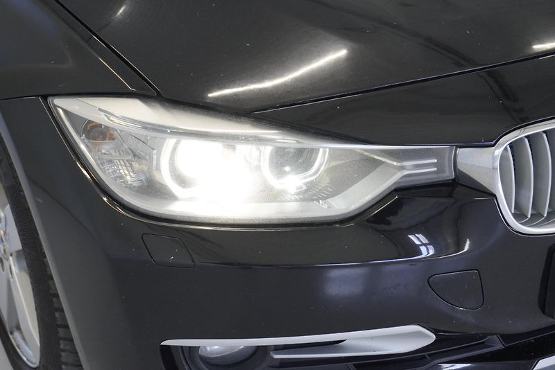 BMW Řada 3 3,0 XDRIVE AUT. - fotka 10 z 28