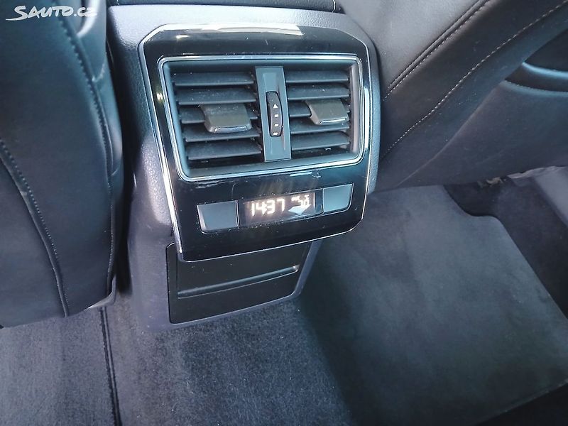 Škoda Superb 2.0 TDI 110kW - fotka 33 z 35