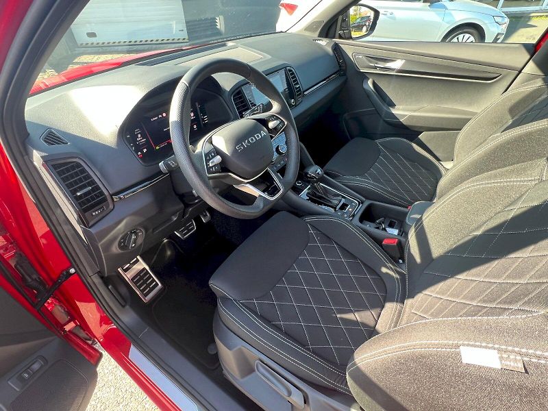 Škoda Karoq (2025) Sportline 1.5TSi 7°automatická - fotka 12 z 31