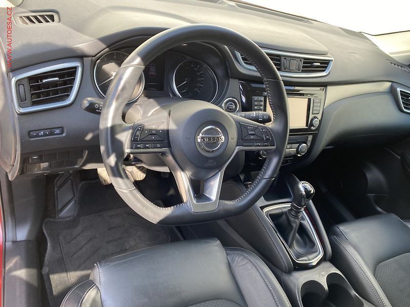 Nissan Qashqai (2018) 1.2 DIG-T, N-Connecta, LED - fotka 13 z 19