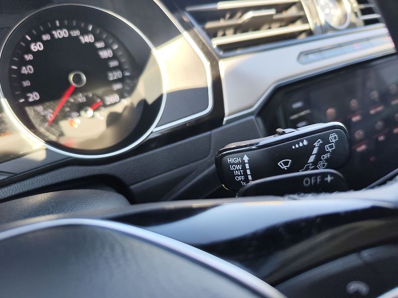 Volkswagen Passat 2.0 TDi/110kW Highline DSG ČR - fotka 33 z 37