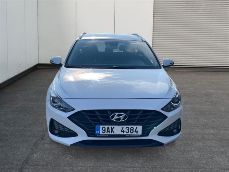 Hyundai i30 1,0 TGDI Family Comfort - fotka 2 z 11