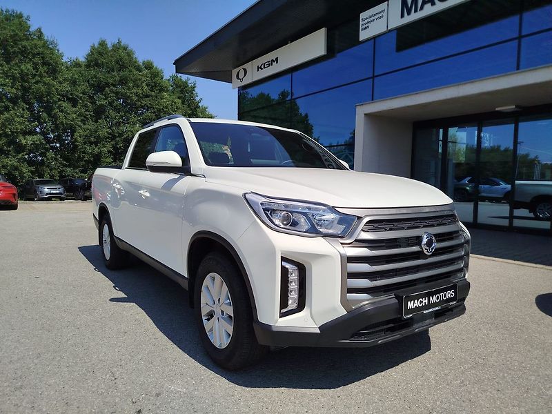 SsangYong Musso Grand Style 2,2 AWD M6 + rolet - fotka 9 z 25
