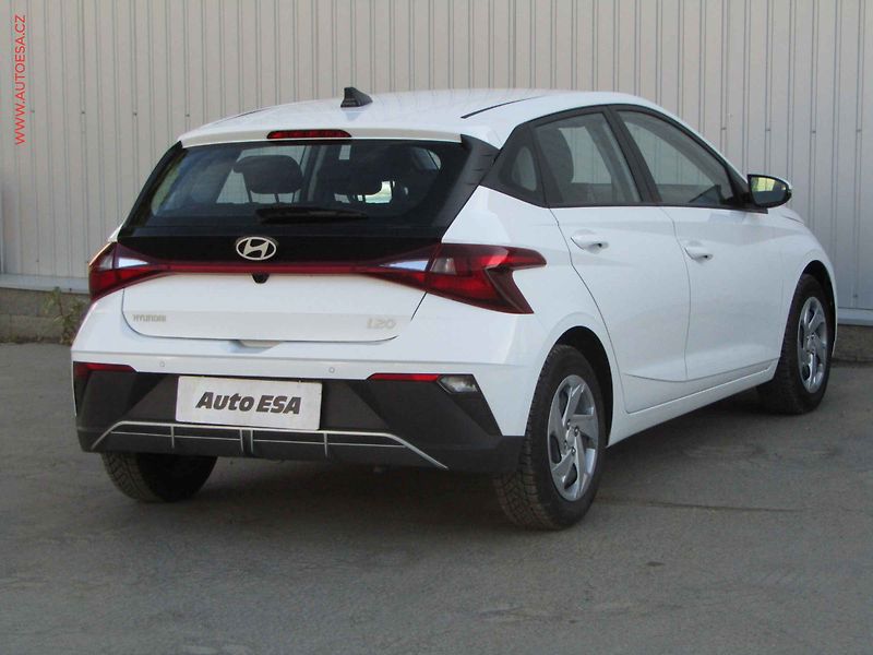 Hyundai i20 (2024) 1.2i, 1.maj,ČR, STK2/28 - fotka 4 z 22