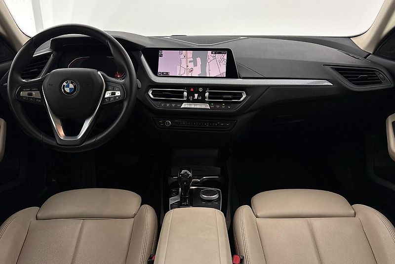 BMW Řada 2 218i - fotka 12 z 21