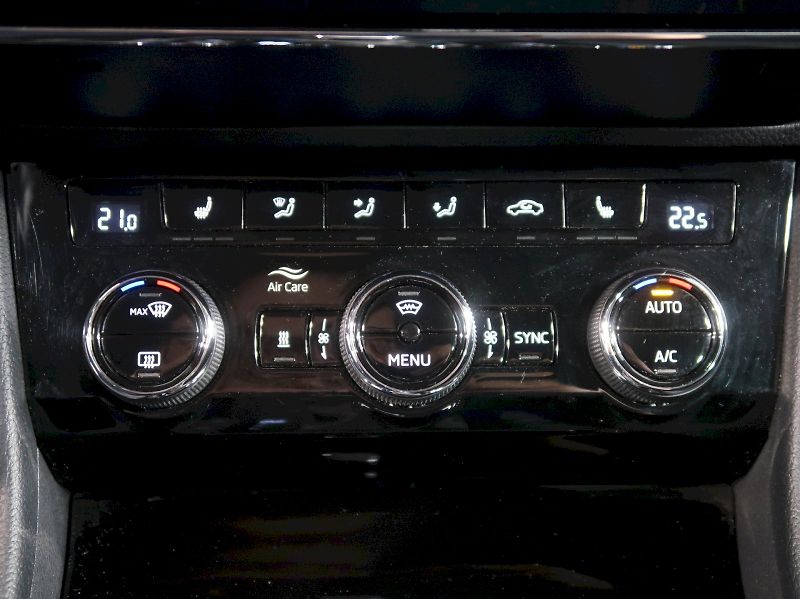 Škoda Superb (2019) STYLE 2.0TDI 140KW 4x4 DSG WEB - fotka 31 z 42