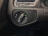 Volkswagen Golf (2017) 2.0 TDI, 4X4, Automat, Navi - náhled 17
