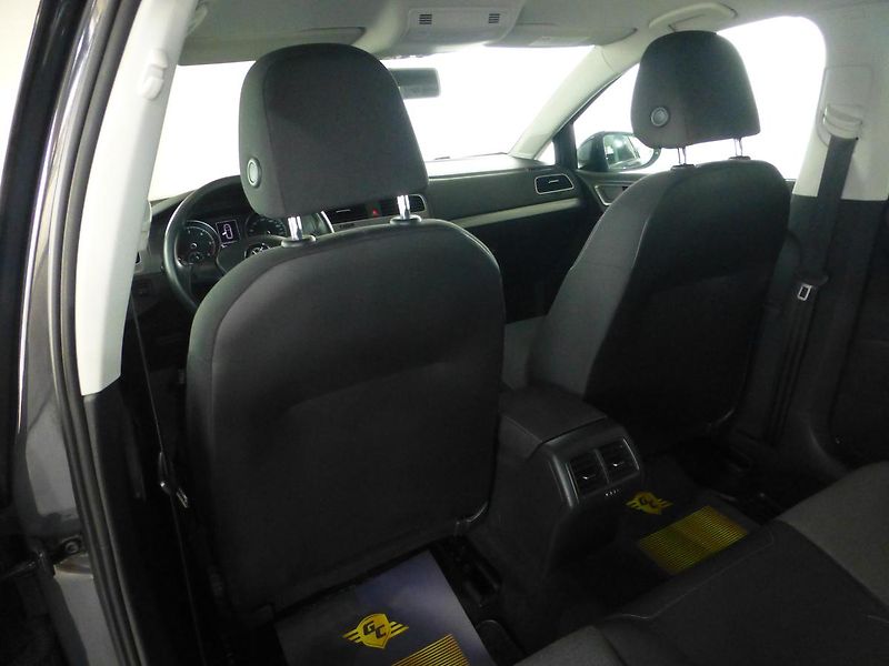 Volkswagen Golf (2014) 1,6TDI*NAVI*TAŽNÉ**ALU**PARK.S - fotka 17 z 26
