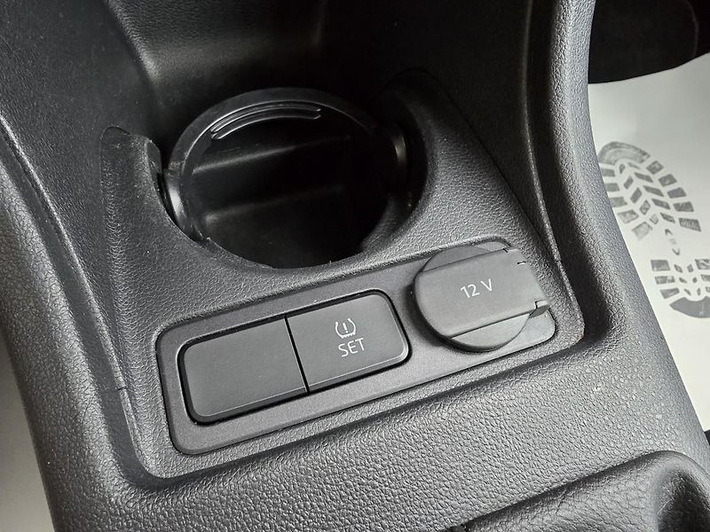 Volkswagen up! CNG KAMERA + DIGIKLIMA ČR - fotka 20 z 33