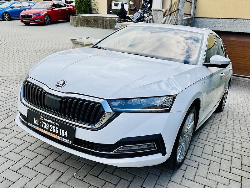 Škoda Octavia (2021) 1.4TSI iV 150 kW DSG Style DCC - fotka 1 z 18