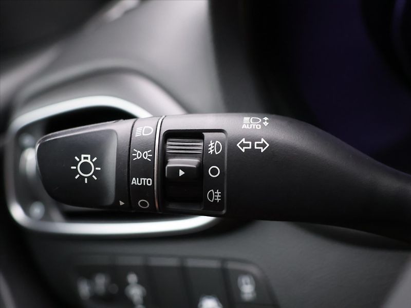 Hyundai i30 1,4 T-GDI 103 kW Style Fastbac - fotka 18 z 33