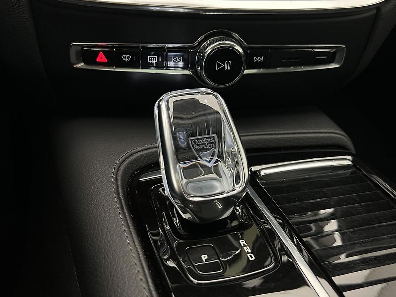 Volvo V60 T6 AWD RECHARGE INSCRIPTION  - fotka 37 z 43