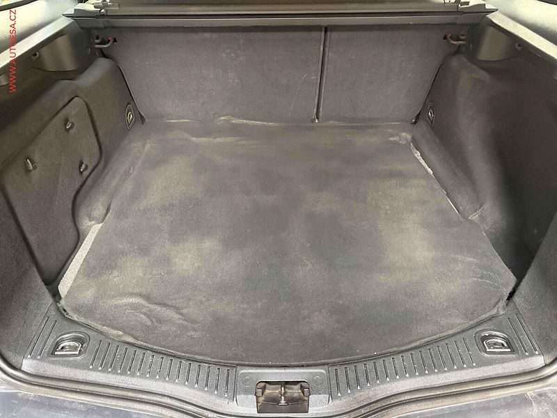 Ford Mondeo (2009) 2.0TDCi, 2.maj, Klima - fotka 7 z 15