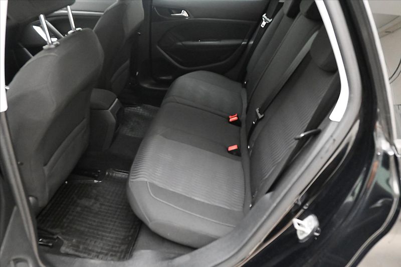 Peugeot 308 1,6 BlueHDi 73kW tažné Záruka - fotka 14 z 29