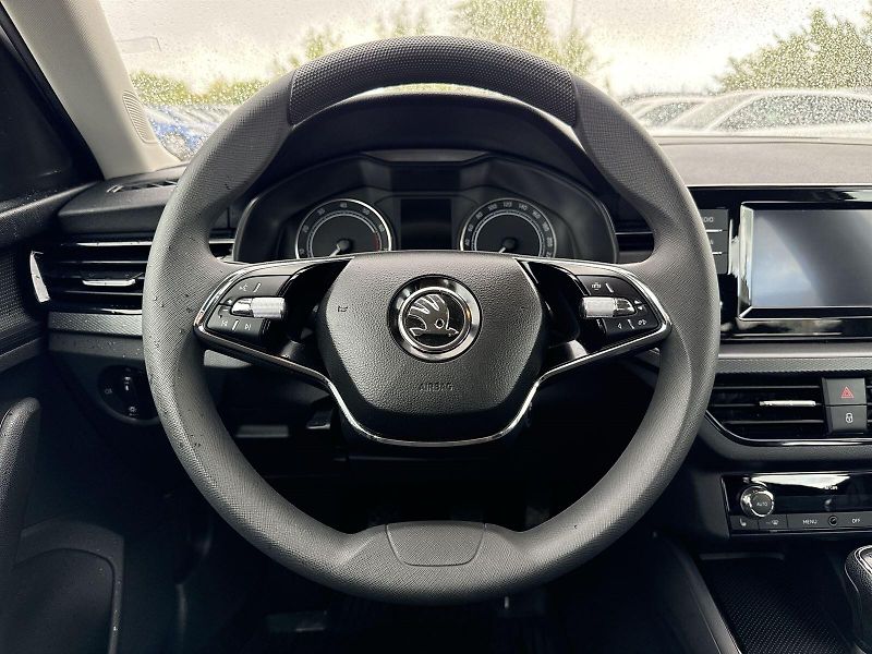 Škoda Kamiq (2023) 1.0 TSI Fresh - fotka 19 z 32