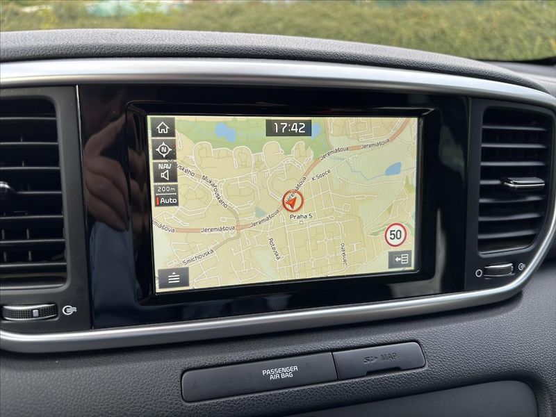 Kia Sportage 1,6 i AT 4x4 TOP ZÁRUKA TAŽNÉ - fotka 18 z 39