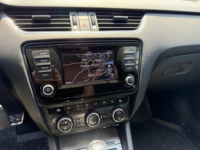 Škoda Octavia 2.0 TDI, 110kw, DSG - fotka 12 z 13