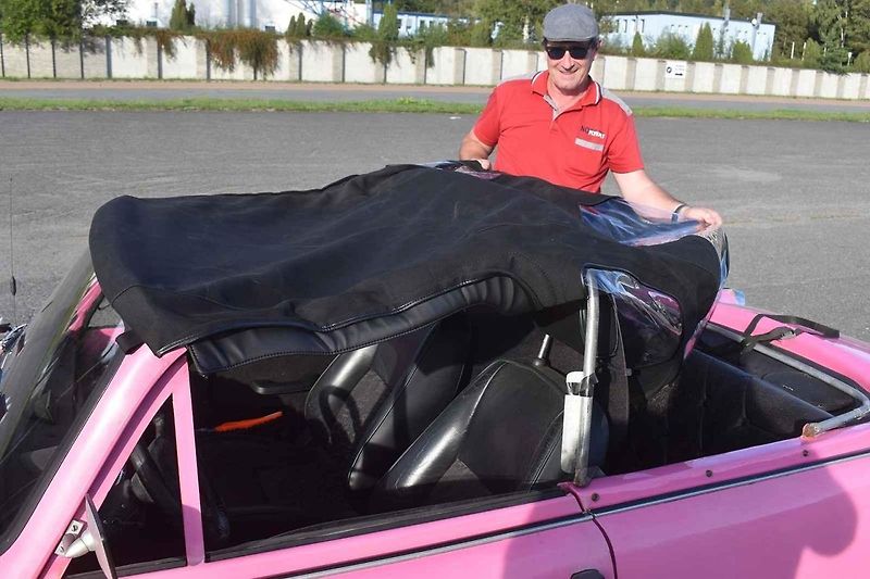 Trabant Cabrio, zejména v takovéto růžové barvě, budí zaslouženou pozornost.