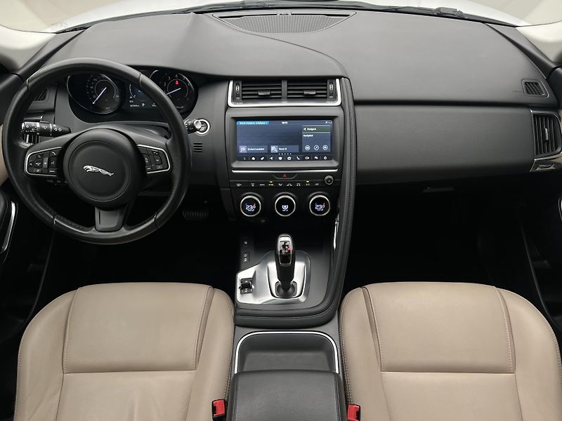 Jaguar E-Pace P250 AWD AUT - fotka 2 z 44