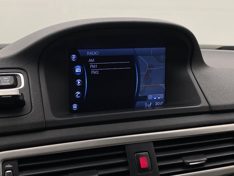 Volvo XC70 D5 AWD SUMMUM REZERVACE - fotka 36 z 49