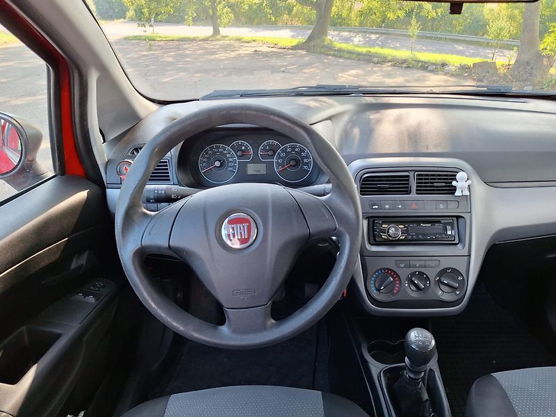 Fiat Grande Punto (2011) 1.2 i Klima - fotka 12 z 20