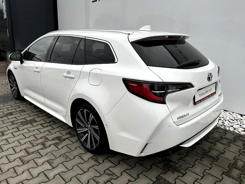 Toyota Corolla (2021) Touring 2.0 Hybrid 112kW e-CVT - fotka 29 z 29