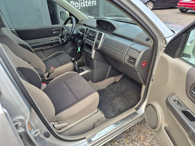 Nissan X-Trail 2.2dCi 100kW 4x4, tažné, webas - fotka 10 z 29