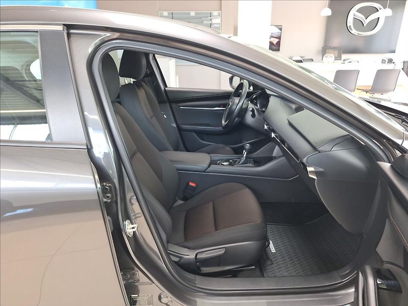 Mazda 3 2.0 i G122 SDN PLUS - fotka 6 z 11