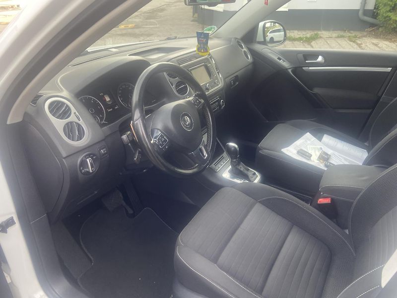 Volkswagen Tiguan (2014) 2.0 TDI - R-line CUP 4x4 - fotka 21 z 47