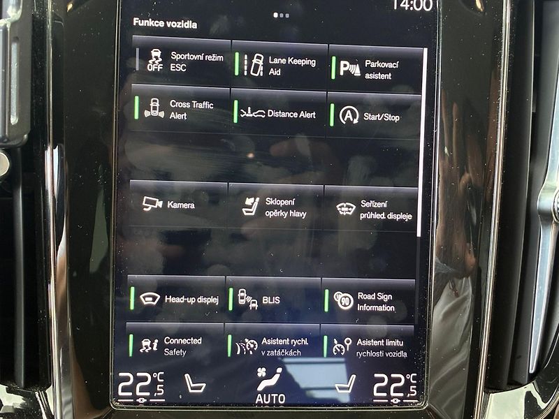 Volvo V60 (2020) 2.0D,140KW,BLIS,ACC,MATRIX,DPH - fotka 14 z 26